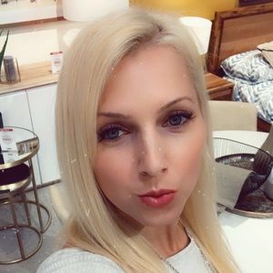 Meet your Posher, Cristiana